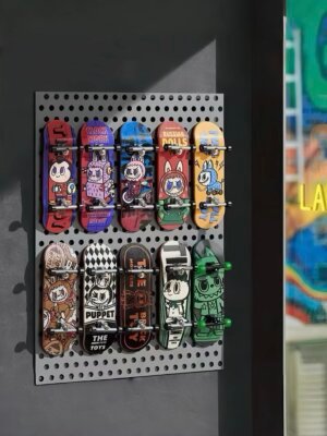 THE MONSTERS LABUBU - Finger Skateboard Blind Box